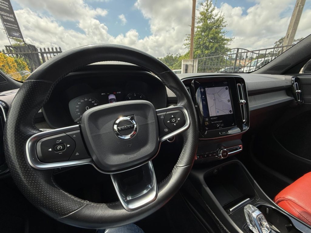 VOLVO XC40, D3 2.0 DIESEL / INSCRIPTION / IVA dedutível – foto 11