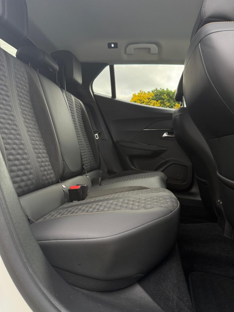 Peugeot 2008 1.2 PureTech /130cv/EAT8/ ROADTRIP – foto 9