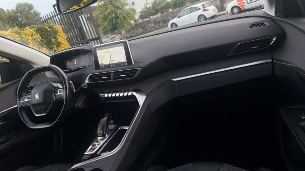 Peugeot 5008 1.5 BlueHdi /130cv/ ALLURE / Cx. Automática – foto 10