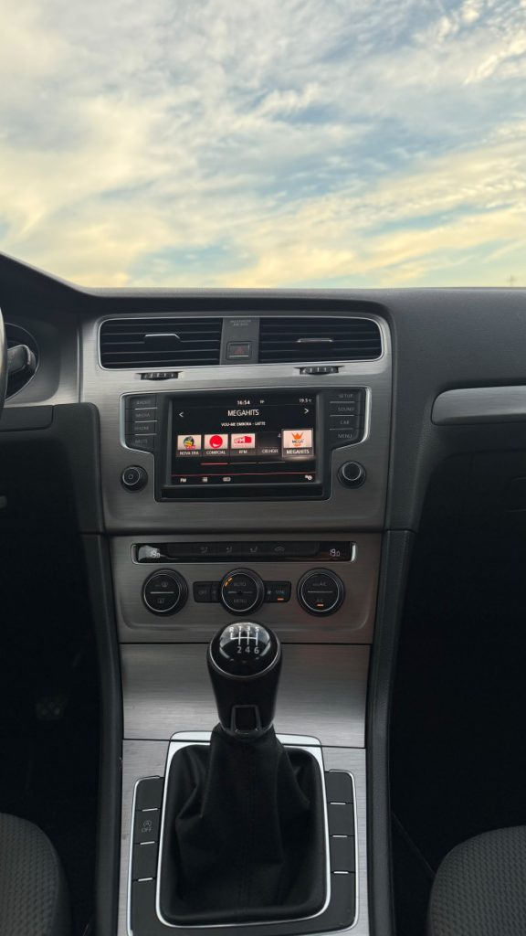 VW GOLF 1.6 TDi / BlueMotion – foto 10