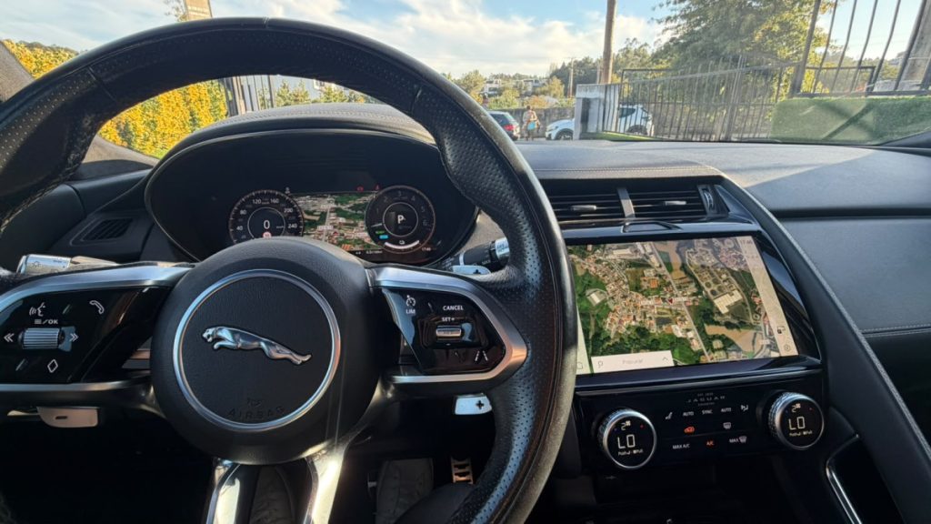 JAGUAR E-Pace P300E / Plugin / R-Dynamic / 1.5 de 300cv ! – foto 11