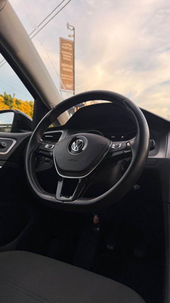 VW GOLF 1.6 TDi / BlueMotion – foto 11