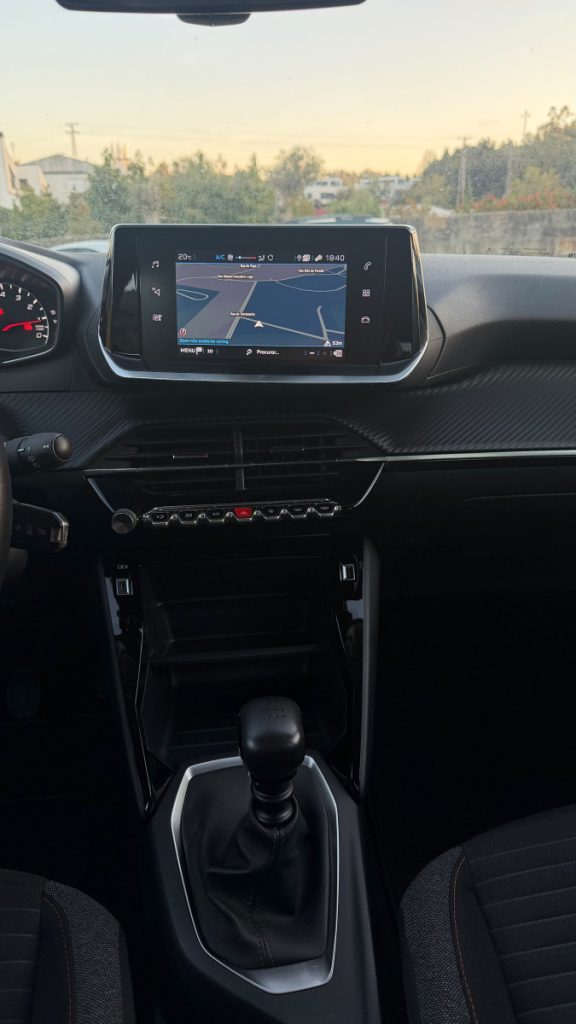 Peugeot 208 1.2 PureTech /100cv/ IVA dedutível – foto 11