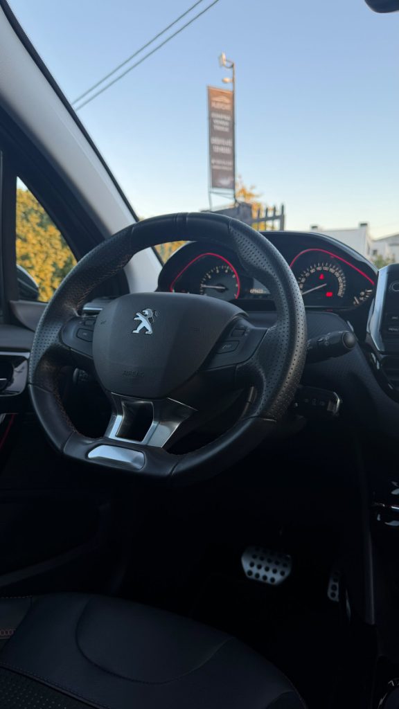 Peugeot 2008 1.2 PureTech /130cv/ GT Line / Cx. Automática – foto 14