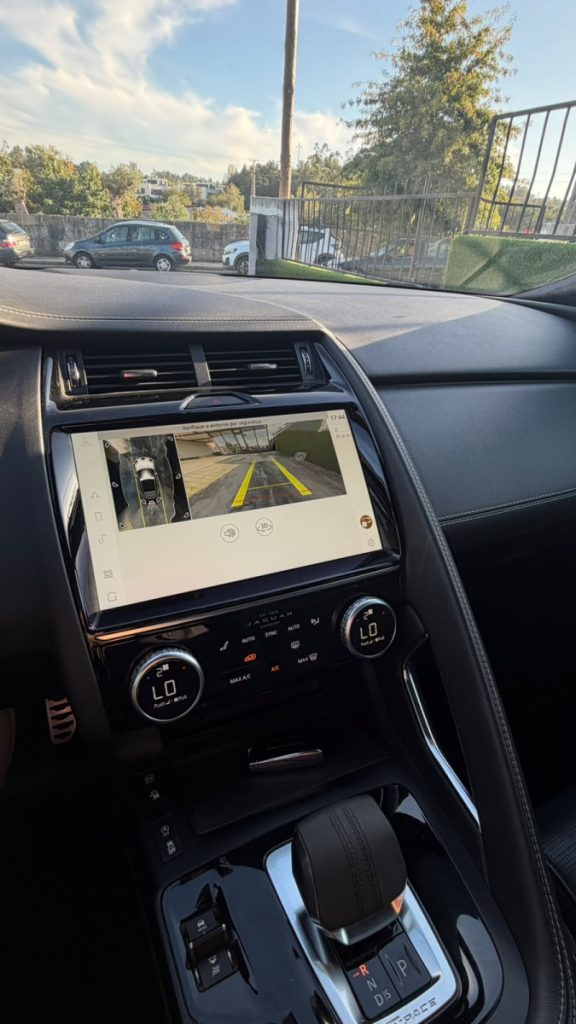 JAGUAR E-Pace P300E / Plugin / R-Dynamic / 1.5 de 300cv ! – foto 15
