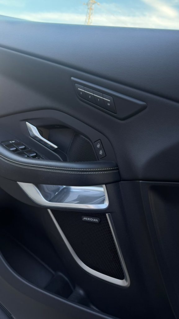 JAGUAR E-Pace P300E / Plugin / R-Dynamic / 1.5 de 300cv ! – foto 16