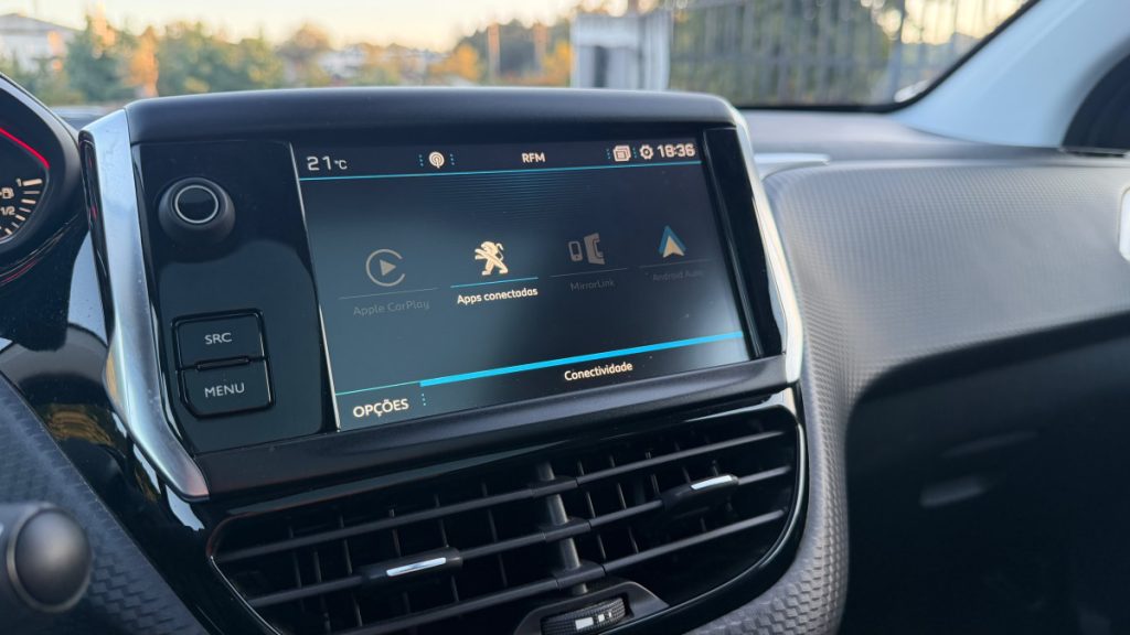 Peugeot 2008 1.2 PureTech /130cv/ GT Line / Cx. Automática – foto 17