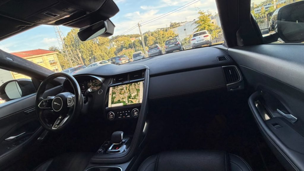 JAGUAR E-Pace P300E / Plugin / R-Dynamic / 1.5 de 300cv ! – foto 8