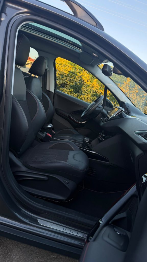 Peugeot 2008 1.2 PureTech /130cv/ GT Line / Cx. Automática – foto 8